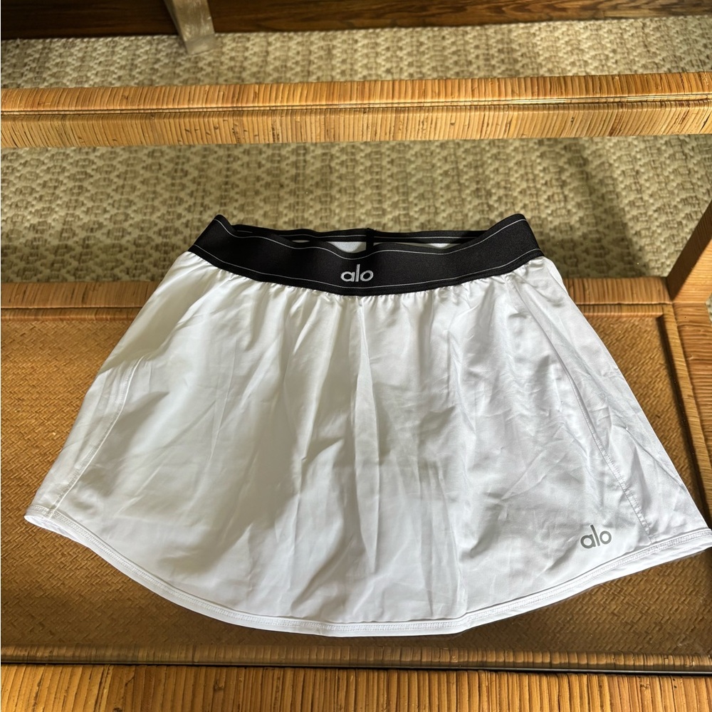 Alo Yoga Match Point White Tennis Skirt with Black Waistband